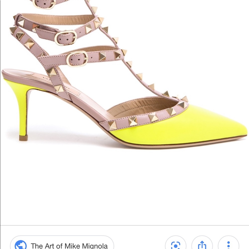 Valentino Rockstud Kitten Heel 🎾